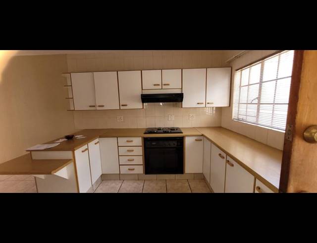 3 BEDROOM TOWNHOUSE FOR SALE IN NEW REDRUTH